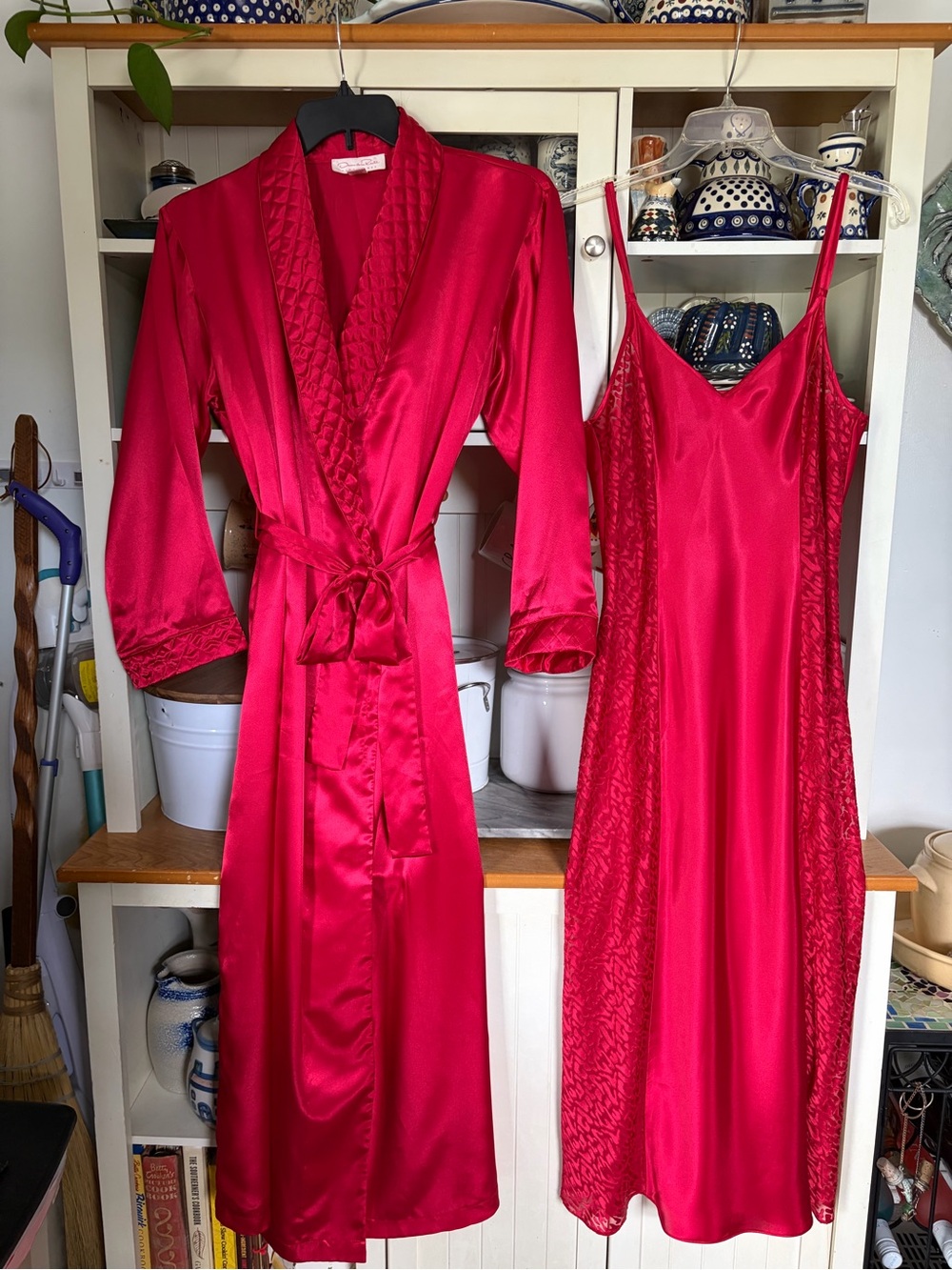 Oscar de la Renta Red Satin Robe and Slip Nightgown Set Vintage 1980’s
